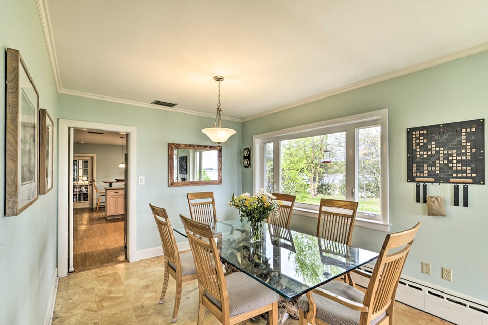 Bayfront Retreat w/ Game Room + Outdoor Pool! House in Virginia
