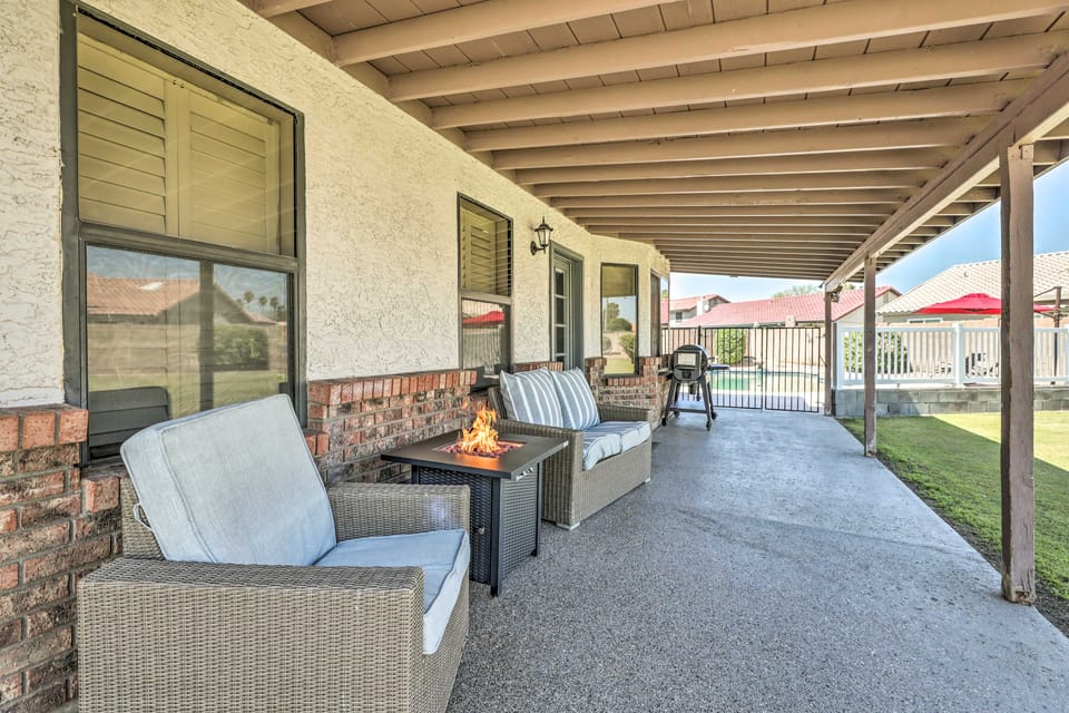 2 Mi to Dtwn Gilbert! Snowbird Escape w/ Pool Apartment in Gilbert