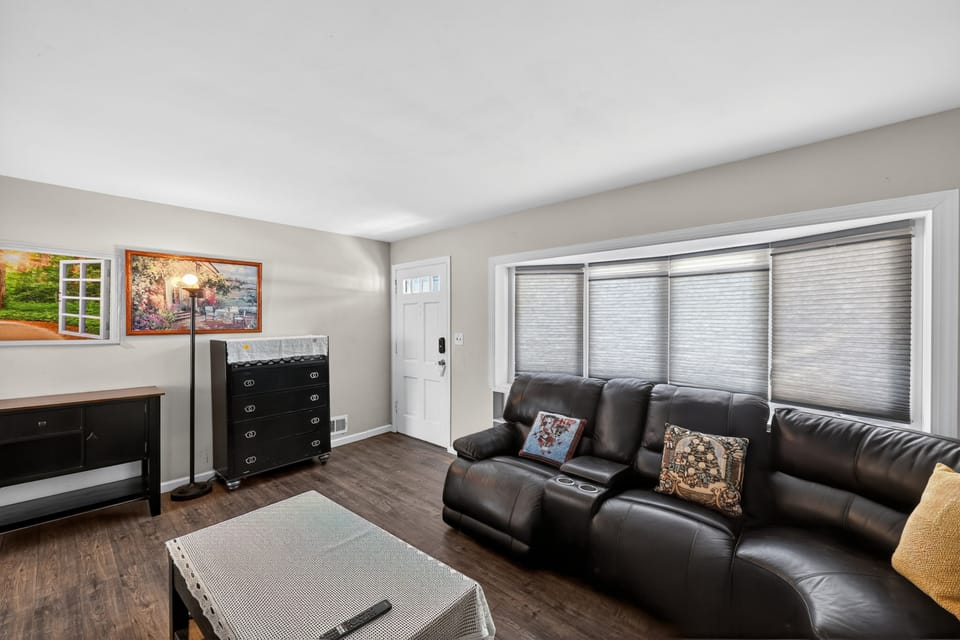 New Carrollton Home Between Baltimore + DC! House in New Carrollton