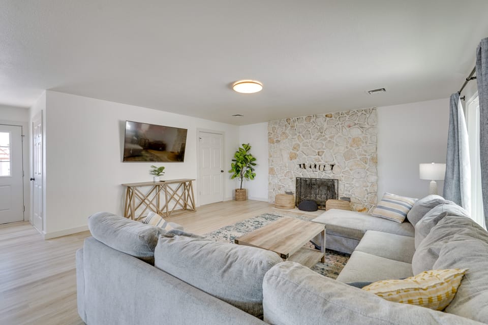 Pool, Game Room, Hot Tub: Lake Havasu City Oasis! House in Lake Havasu City