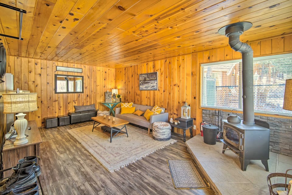 Mountain Chalet in Big Bear City, 5 Mi to Lake! House in Southern California