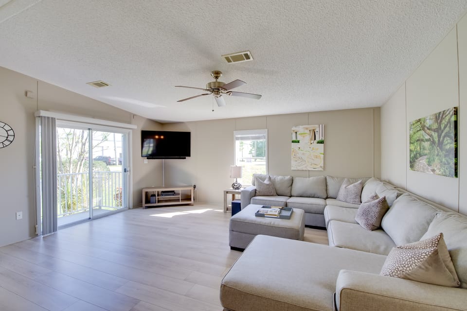 Sebastien Cottage w/ Screened Porch, 5 Mi to Beach Cottage in Sebastian