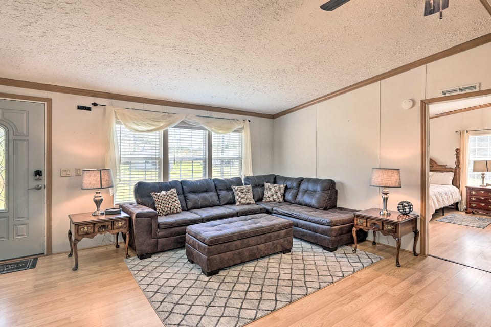 Updated Home Near Neuse River Fishing & Boating House in North Carolina