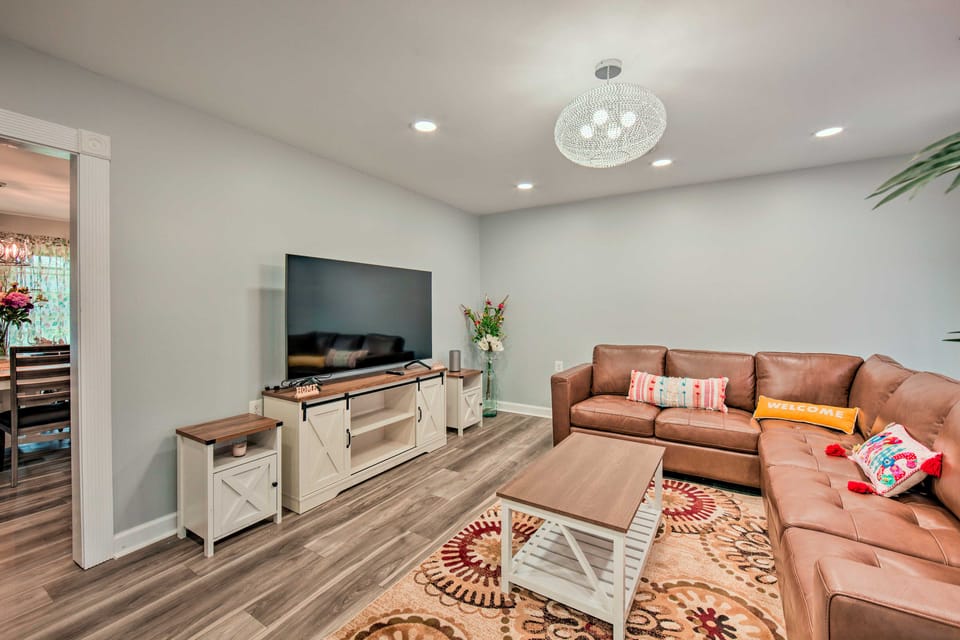 Updated Home w/ Pool Table ~ 4 Mi to Hershey! House in Palmyra
