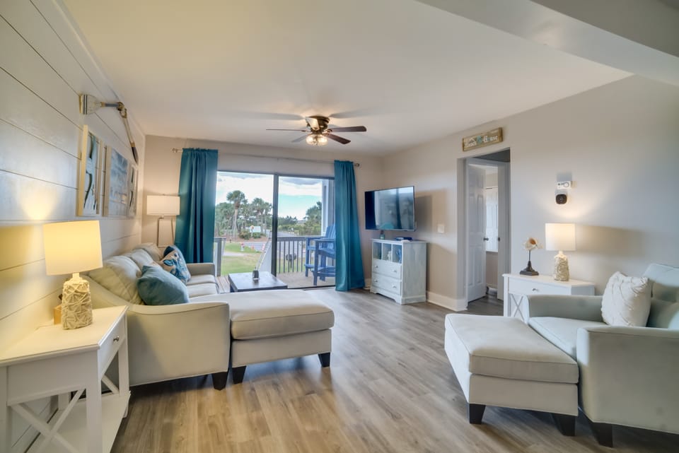 Beachfront Condo w/ 3 Pools on St Helena Island! Apartment in South Carolina