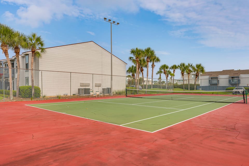 < Half-Mi to Fort Clinch Beach! Condo w/ Balcony Apartment in Fernandina Beach
