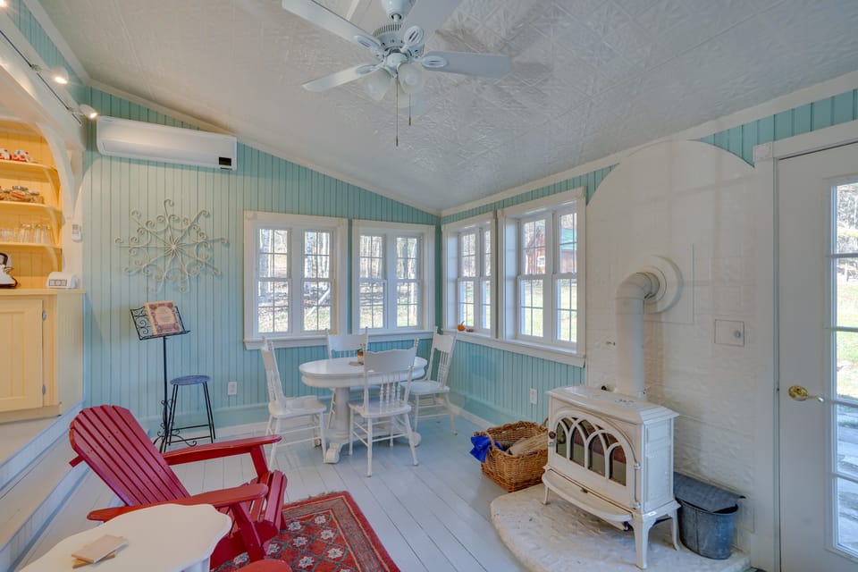 Cozy 'Fiddler's Rest:' Cabin: 11 Miles to Skiing! House in Vermont