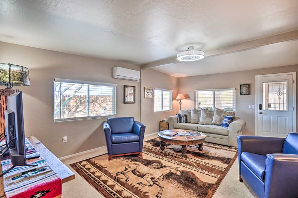 Western-Style Family Home: 15 Mi to Lake Pleasant Cottage in New River