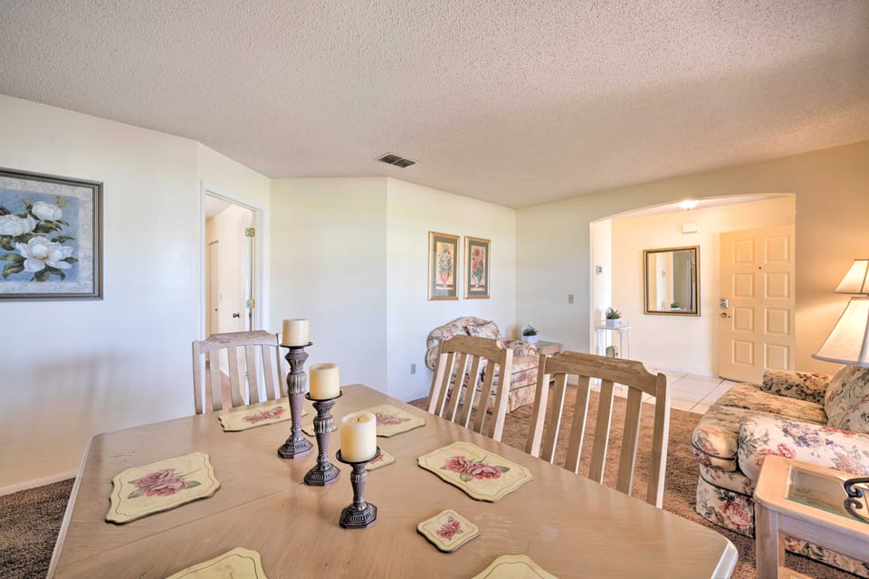 ~ 5 Mi to Theme Parks: Kissimmee Home w/ Pool House in Four Corners