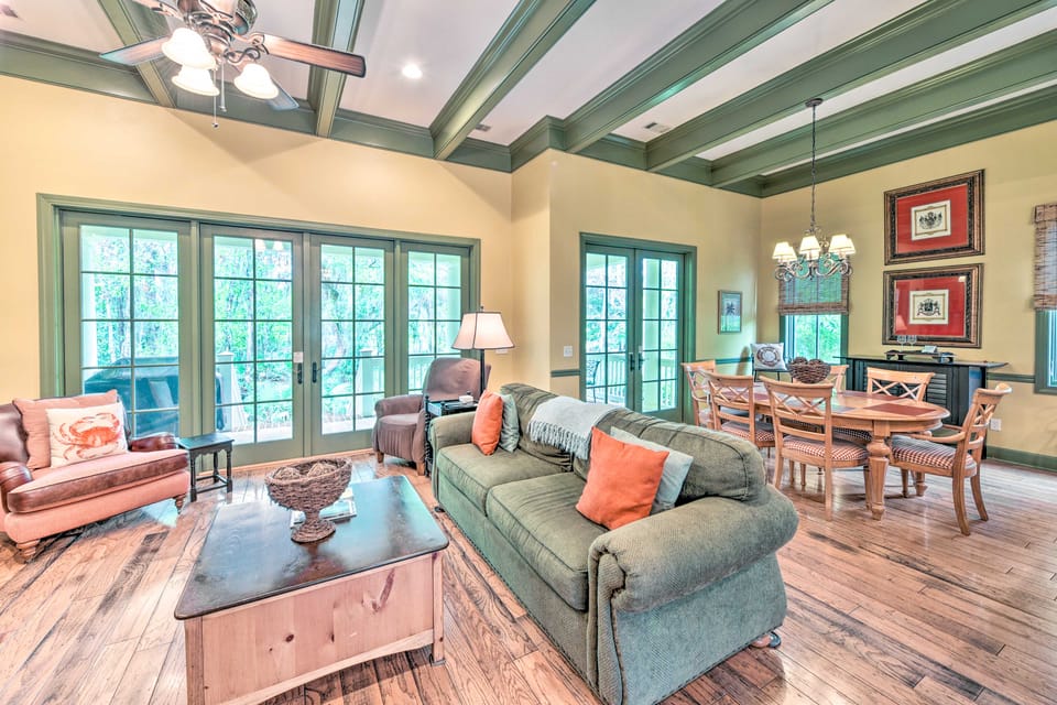 5 Mi to Old Town Bluffton: Cottage w/ Patio Cottage in Bluffton