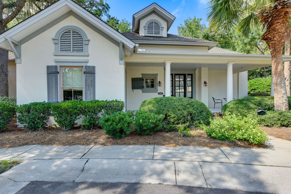 5 Mi to Old Town Bluffton: Cottage w/ Patio Cottage in Bluffton