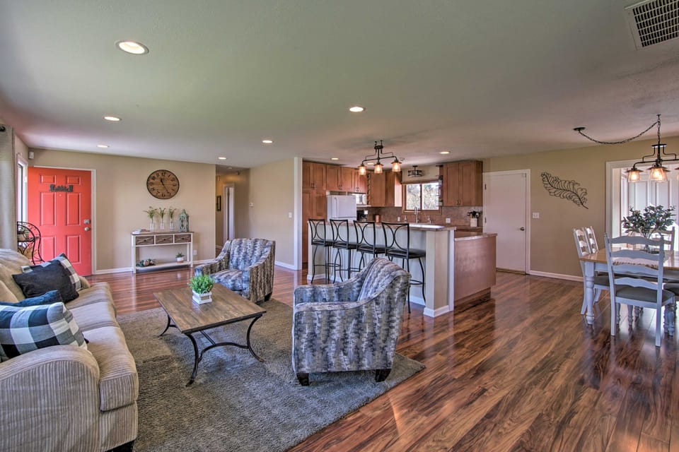 Ellensburg Home w/ Mountain Views on 3 Acres! House in Kittitas County