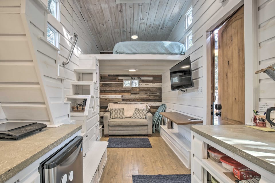 Unique Stay: 'Tiny Everest' San Antonio Home! Apartment in San Antonio