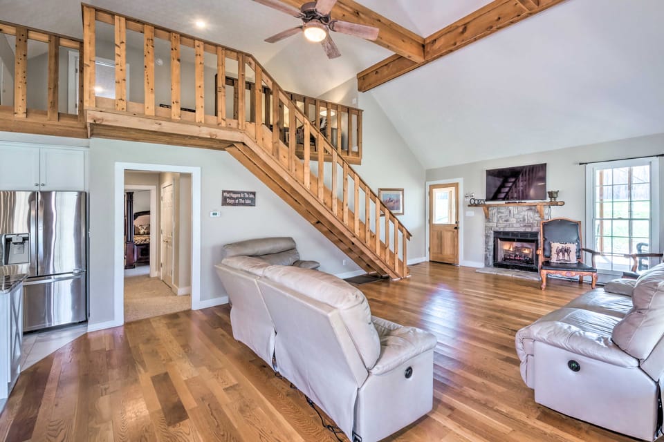 Bright ‘Green Gables’ Cabin: Hike, Swim & BBQ House in Kentucky