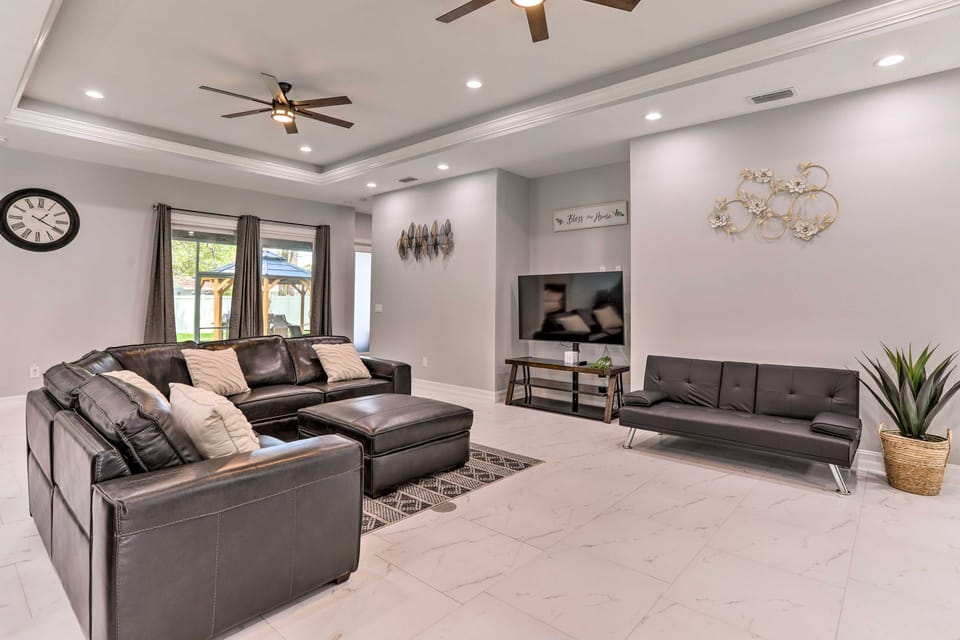 St Pete Escape w/ Patio & Yard: 6 Mi to Beach House in St Petersburg