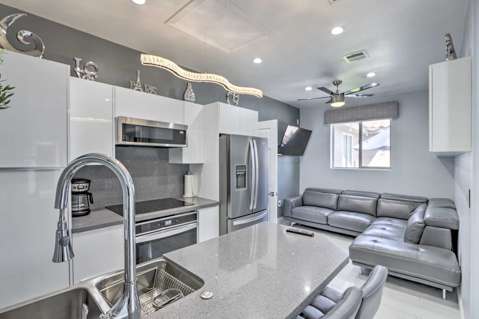 Modern Las Vegas Home w/ Patio: 10 Mi to The Strip House in Las Vegas