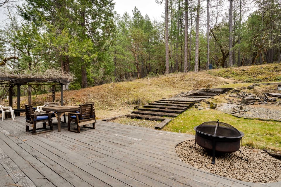 Peaceful Applegate River Valley Sanctuary! House in Oregon