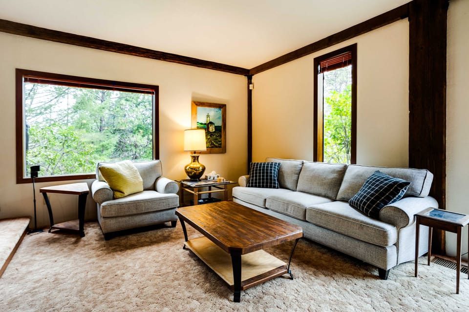 Peaceful Applegate River Valley Sanctuary! House in Oregon