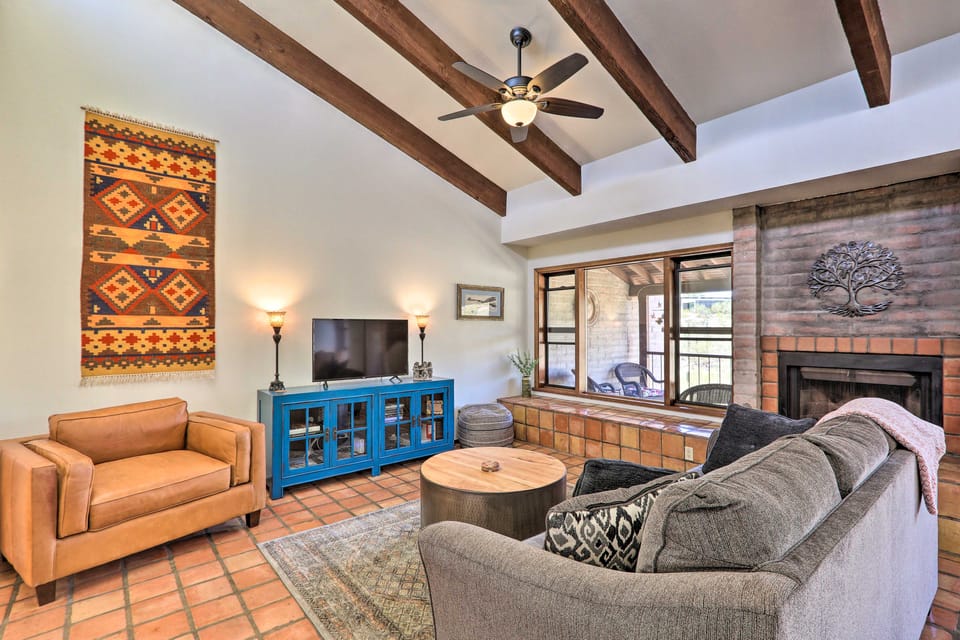 Beautiful 'Saguaro Vista' w/ Mountain Views! Apartment in Catalina Foothills