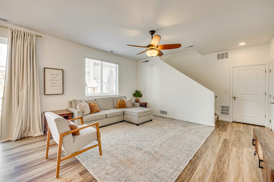 Bright Colorado Springs Home, 10 Mi to Dtwn! House in Colorado Springs