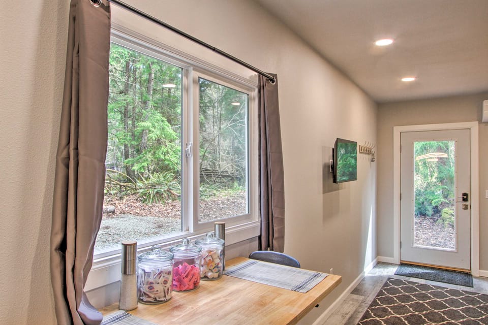 Steps to Foothills Trail: Unique Carbonado Studio Apartment in Washington
