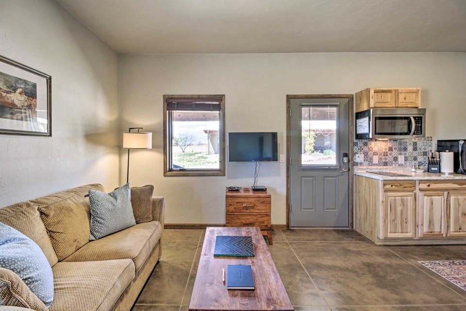 Cozy Elgin Casita w/ Gas Grill: Pets Welcome! Apartment in Arizona