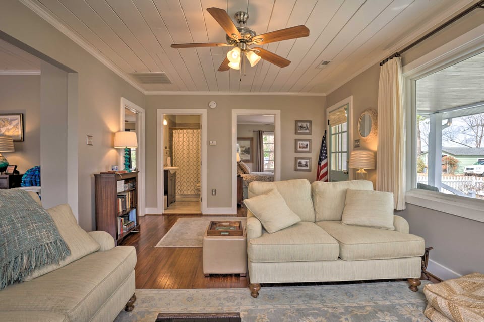 Private Yard & Water Views: Cozy Urbanna Cottage Cottage in Virginia