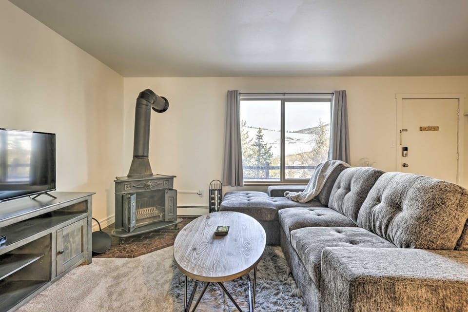 Steps to Dillon Reservoir: Mtn-View Condo Apartment in Dillon