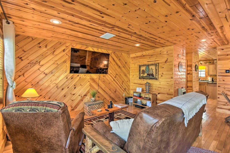 Cozy Hiawassee Cabin w/ Fire Pit & Mtn Views! House in Georgia