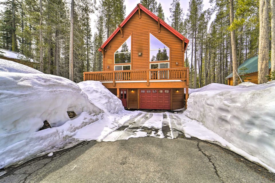 Great for Groups: Soda Springs Cabin w/ Deck! House in Sierra Nevada