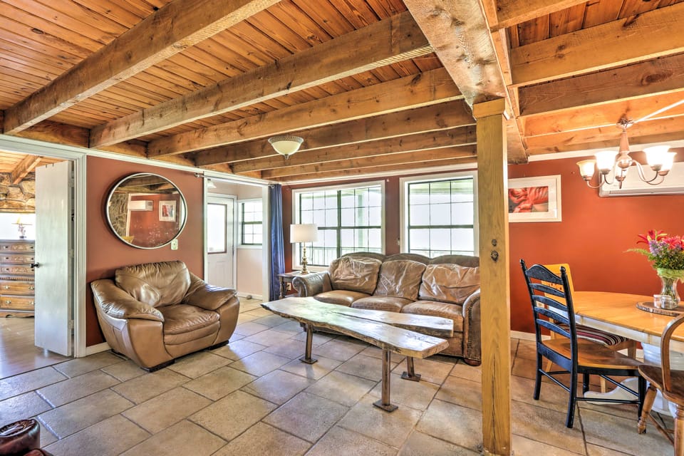 Charming Cottage w/ Deck in Blue Ridge! Cottage in Georgia