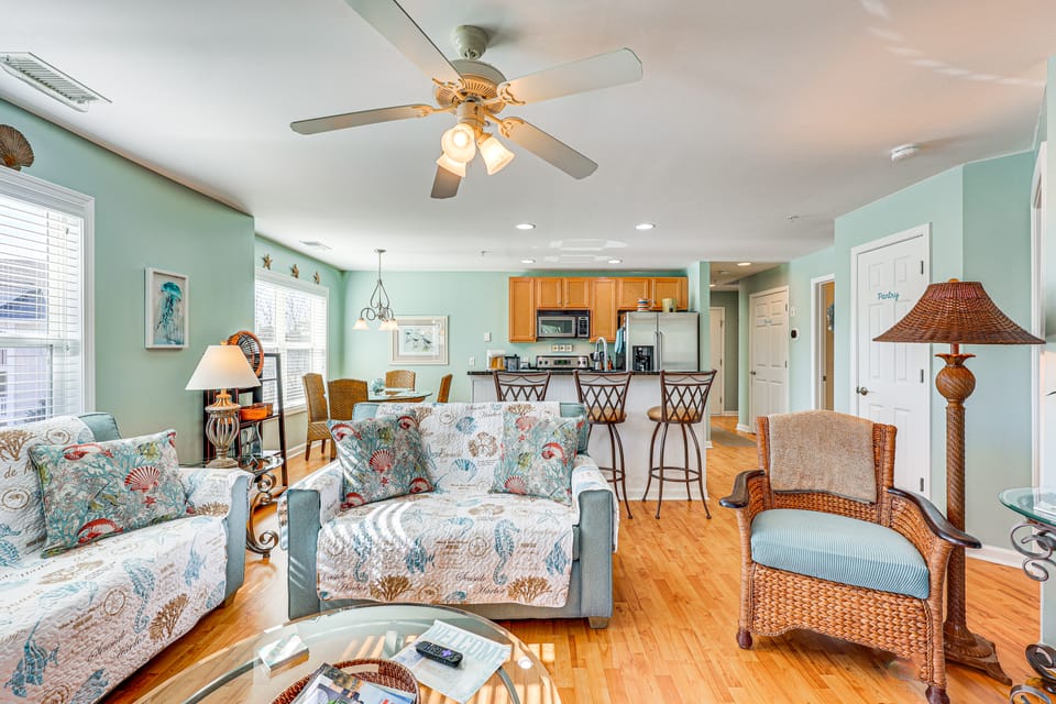 Marina & Beach Club Access: Condo in Southport Apartment in Saint James