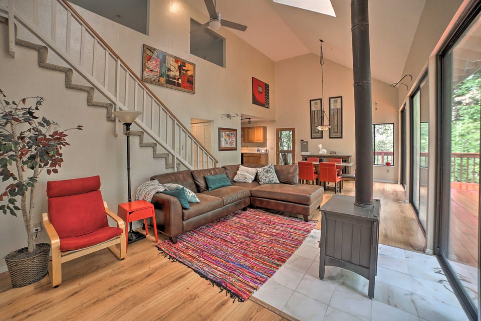 Tree-Lined Los Gatos Home w/ Spacious Deck! House in San Francisco Bay Area