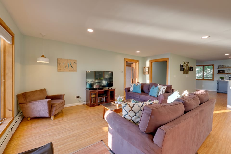 Honeoye Lake House w/ Community Amenities! House in Finger Lakes