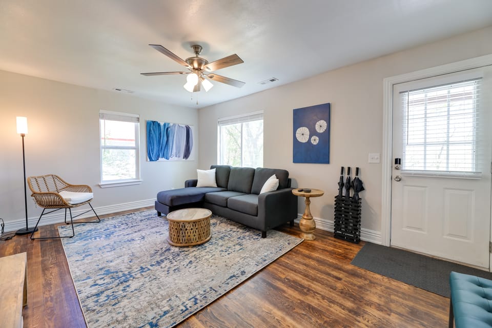Fayetteville Retreat w/ Yard - Walk to Campus! House in Fayetteville