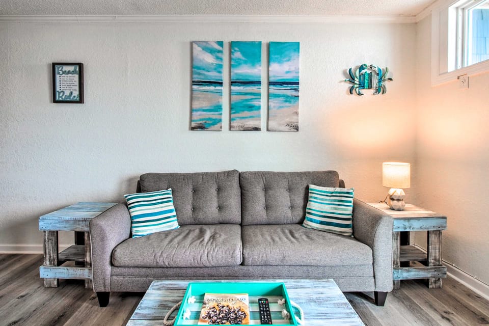 North Topsail Beach Condo w/ Balcony! Apartment in North Topsail Beach