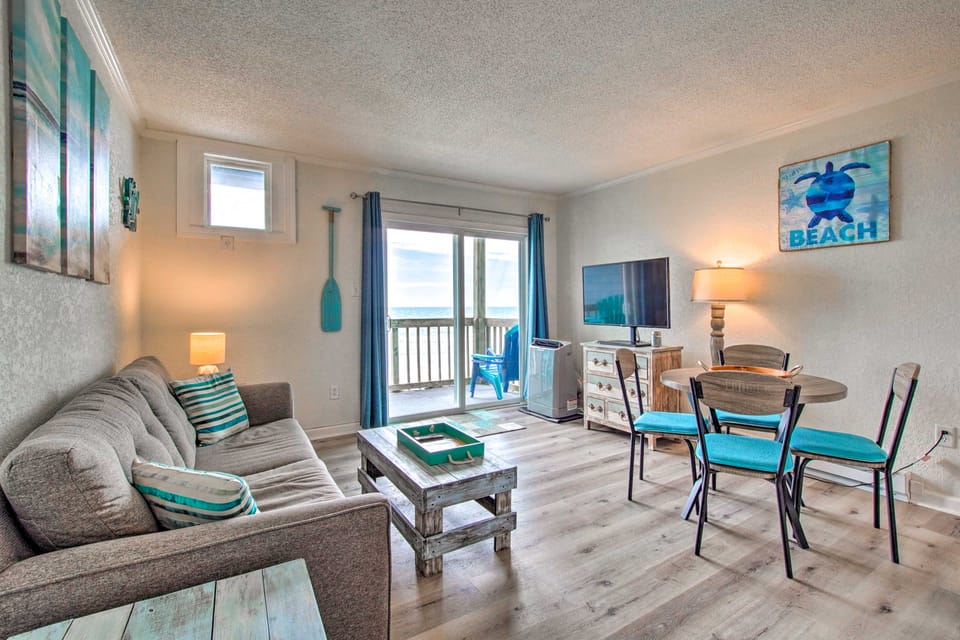 North Topsail Beach Condo w/ Balcony! Apartment in North Topsail Beach