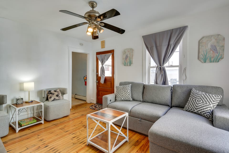 Walk to Convention Center & Boardwalk! Family Apt Apartment in Wildwood