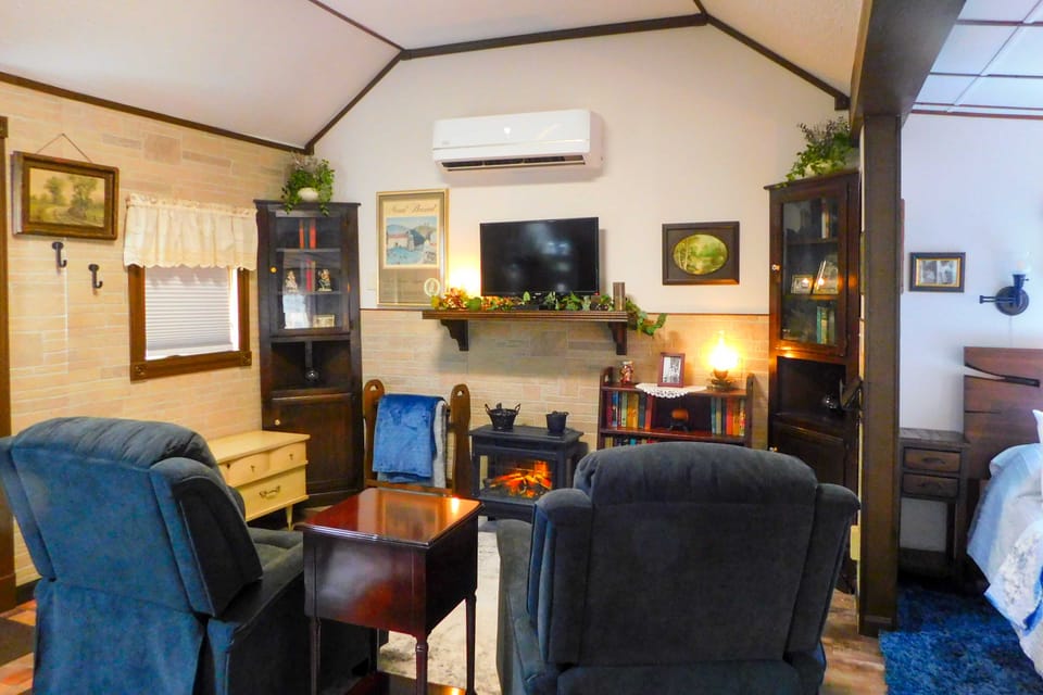 Lovely Couples Escape on Mississippi River! Apartment in Illinois