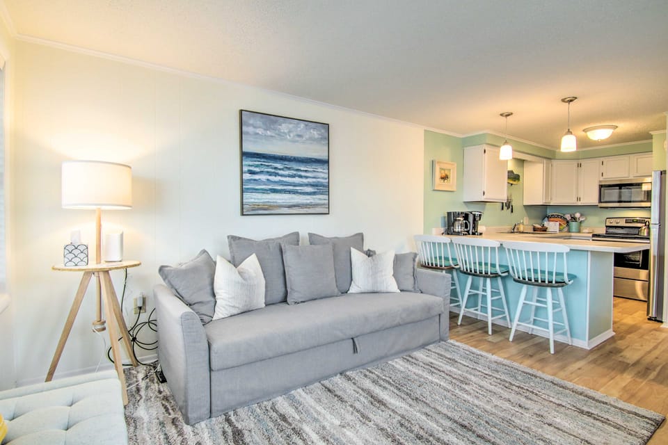 Walk to Maryland Beach: Coastal Condo w/ Balcony Apartment in Ocean City