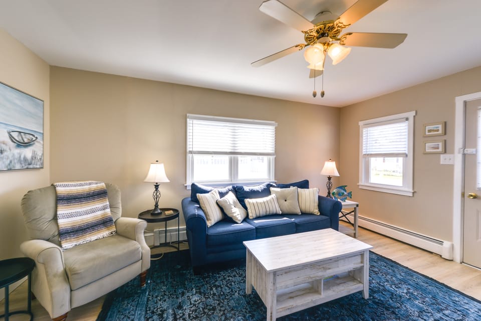 Cozy Villas Cottage w/ Deck, 1/2 Block to Beach! Cottage in Lower Township