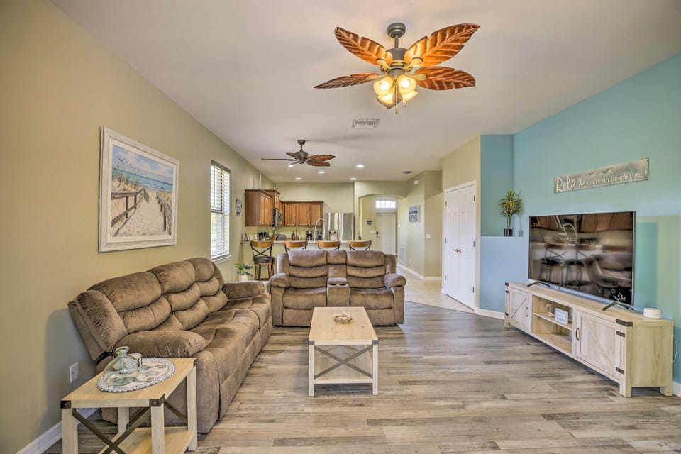 Heated Saltwater Pool: Central Cape Coral Home! House in Cape Coral