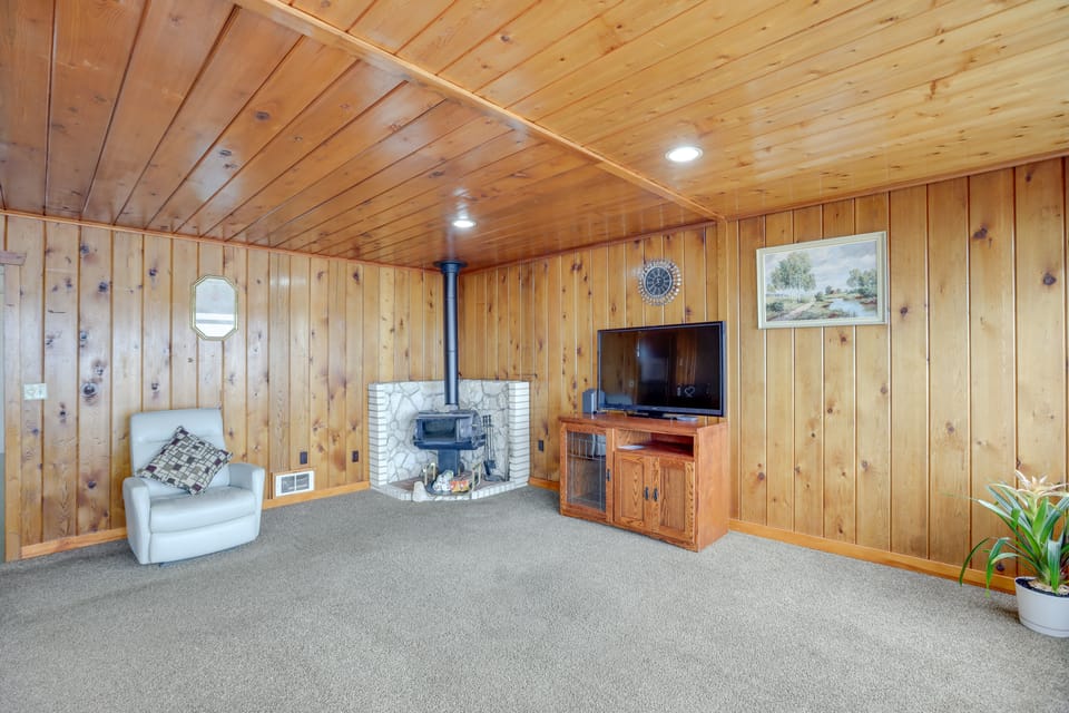 Hilltop Hideout w/ Sweeping Birch Bay Views House in Birch Bay