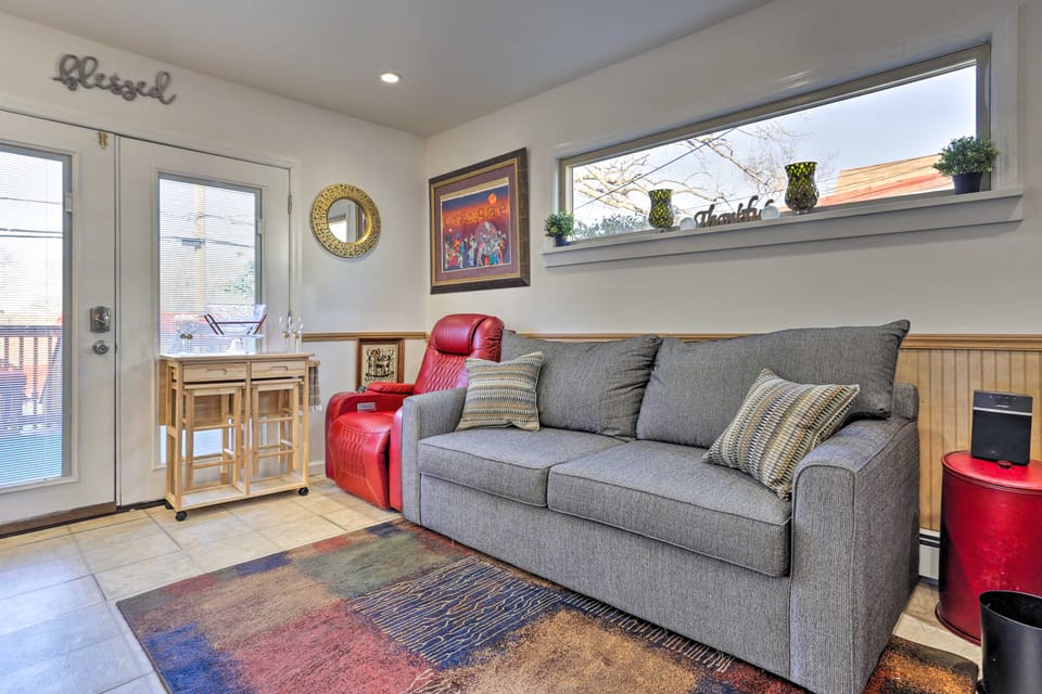 Central Elmont Studio w/ Great Outdoor Space! House in Elmont
