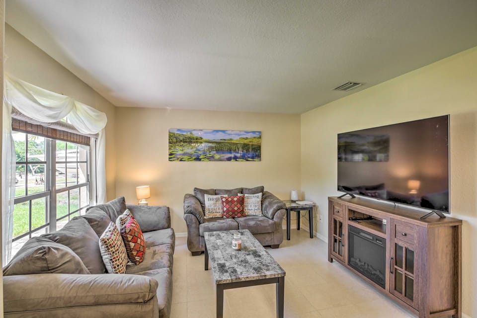 Peaceful Lehigh Acres Home w/ Grill + Lanai! House in Lehigh Acres