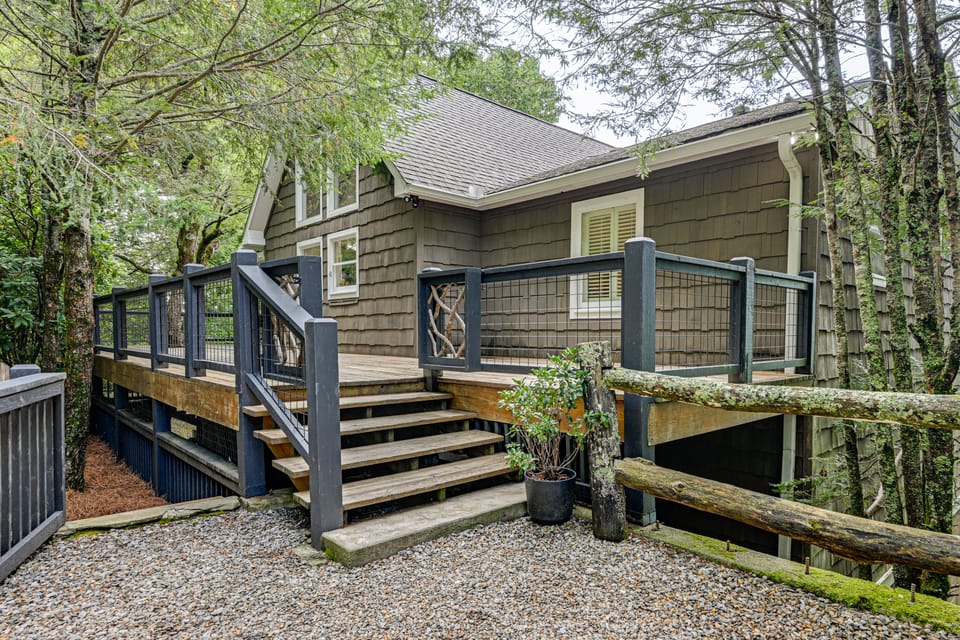 Ski & Unwind Fireside: Highlands Gem w/ Game Room! House in North Carolina