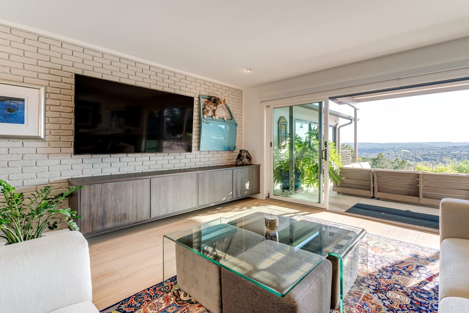 Luxe Mid-Century Austin Home w/ Canyon Views House in Lake Austin