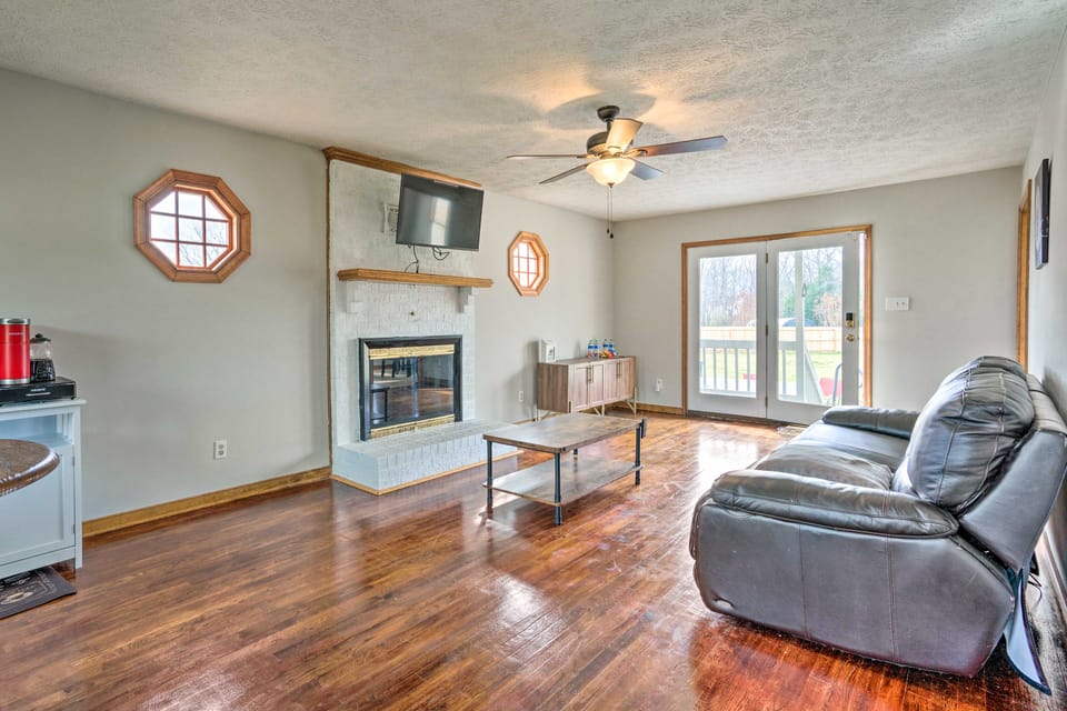 Richmond Area Home w/ Game Room & Patio! House in Virginia