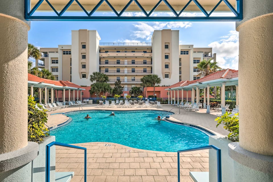 Luxury New Smyrna Beach Condo w/ Resort Amenities! Apartment in Florida