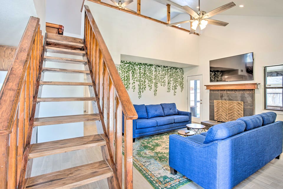 Updated Norman Getaway w/ Porch + Fire Pit! House in Norman